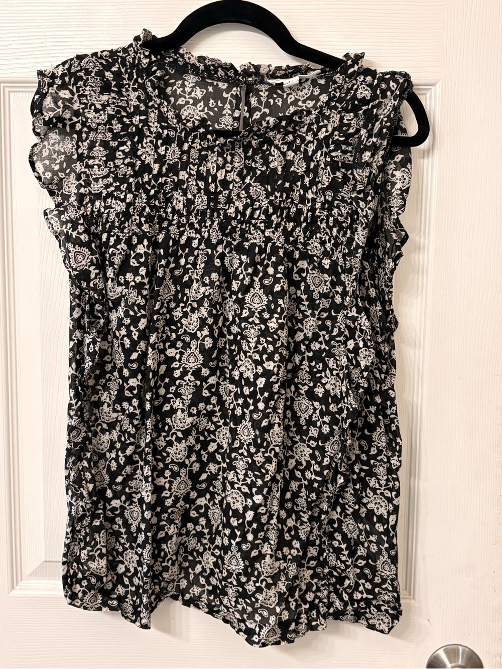 beachlunchlounge Black and White Floral Print Top